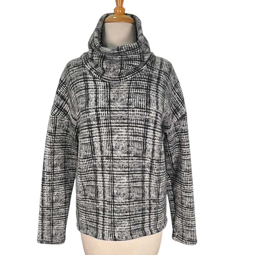 Columbia Plaid Fleece Pullover Sweater Womens Small Gray Black Cowl Neck Cozy